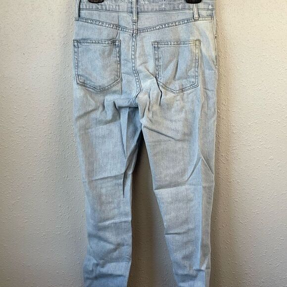 Pre-Owed Wild Fable Womens Stretch Light Wash Straight Leg Jeans Size 2 - Picture 2 of 5